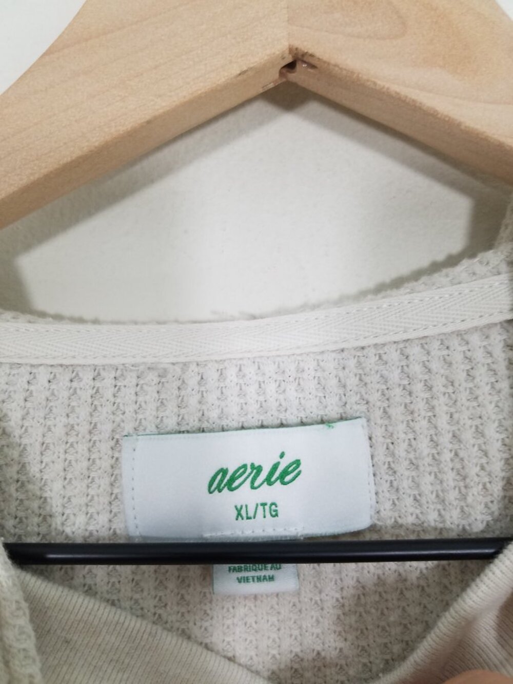 Like New Aerie Hoodie Waffle with Pockets Pullover Long Sleeve Size XL - Picture 3 of 5